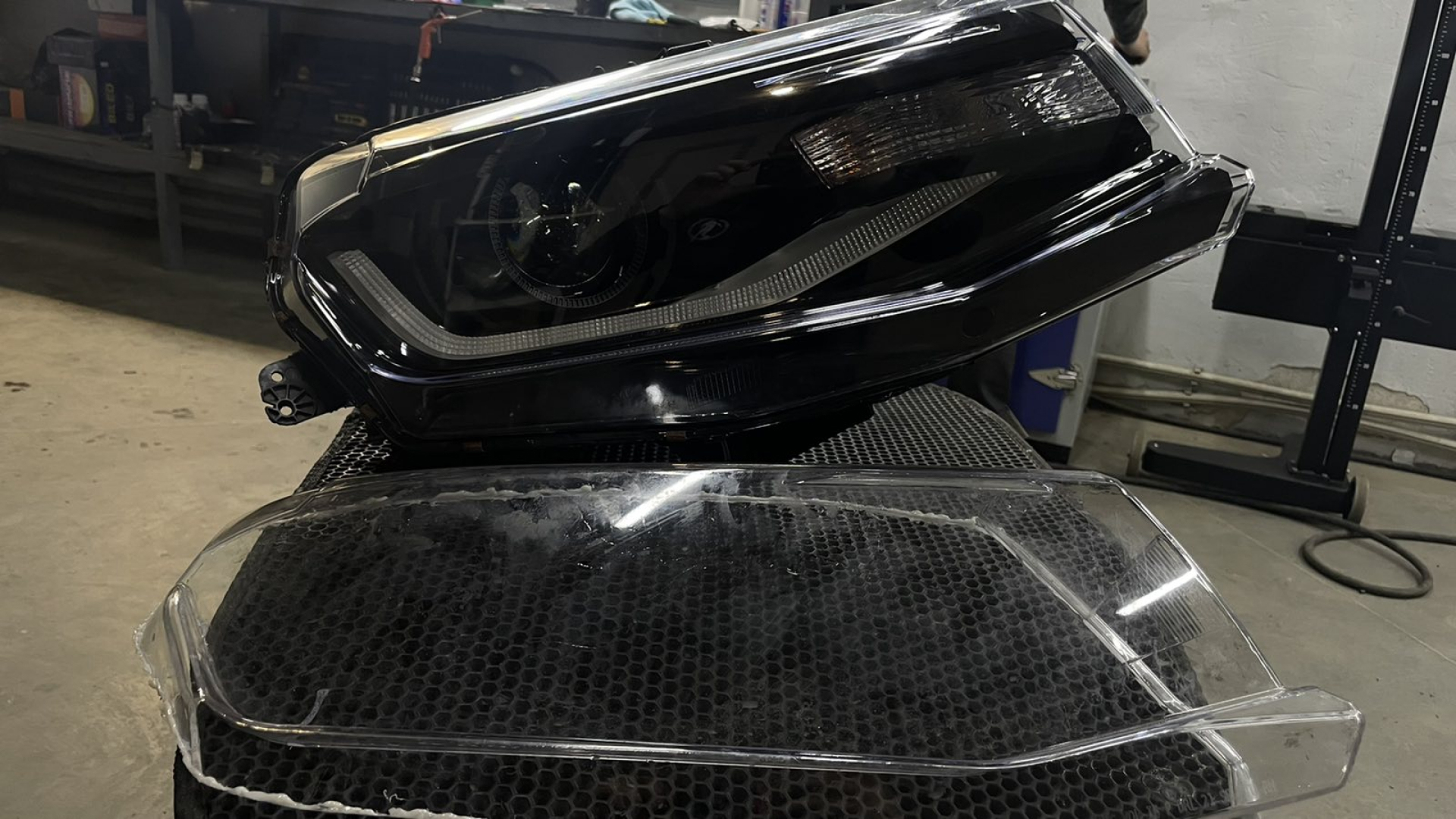 Замена стекла фары